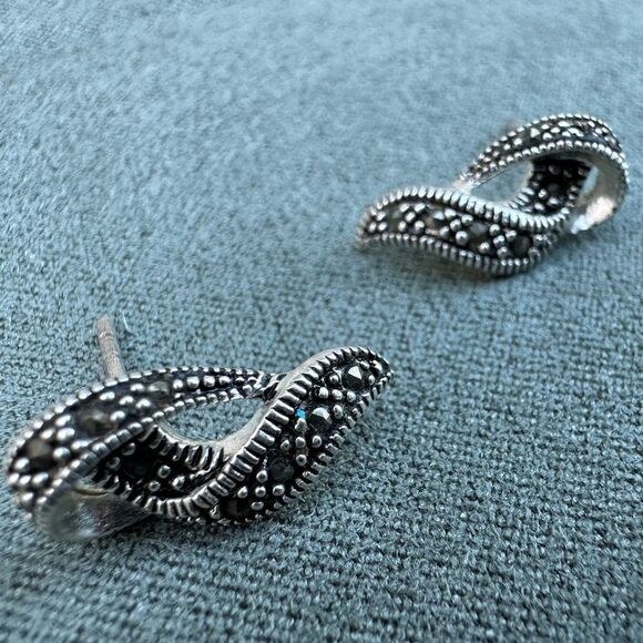 Elegant Sterling Silver Marcasite Earrings Curved Wing Earrings with Gemstone - Picture 10 of 17